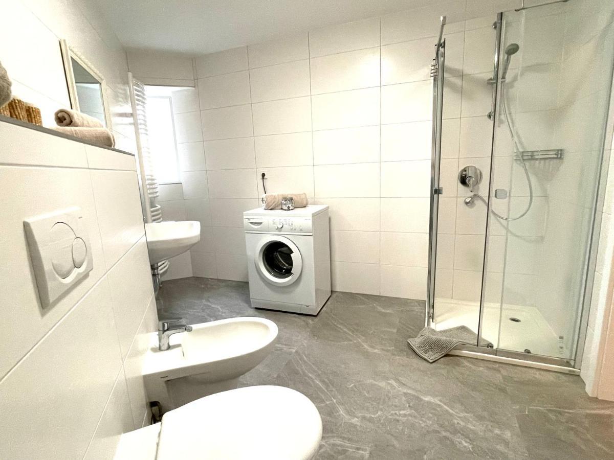 באדן-באדן Sofia Apartments מראה חיצוני תמונה